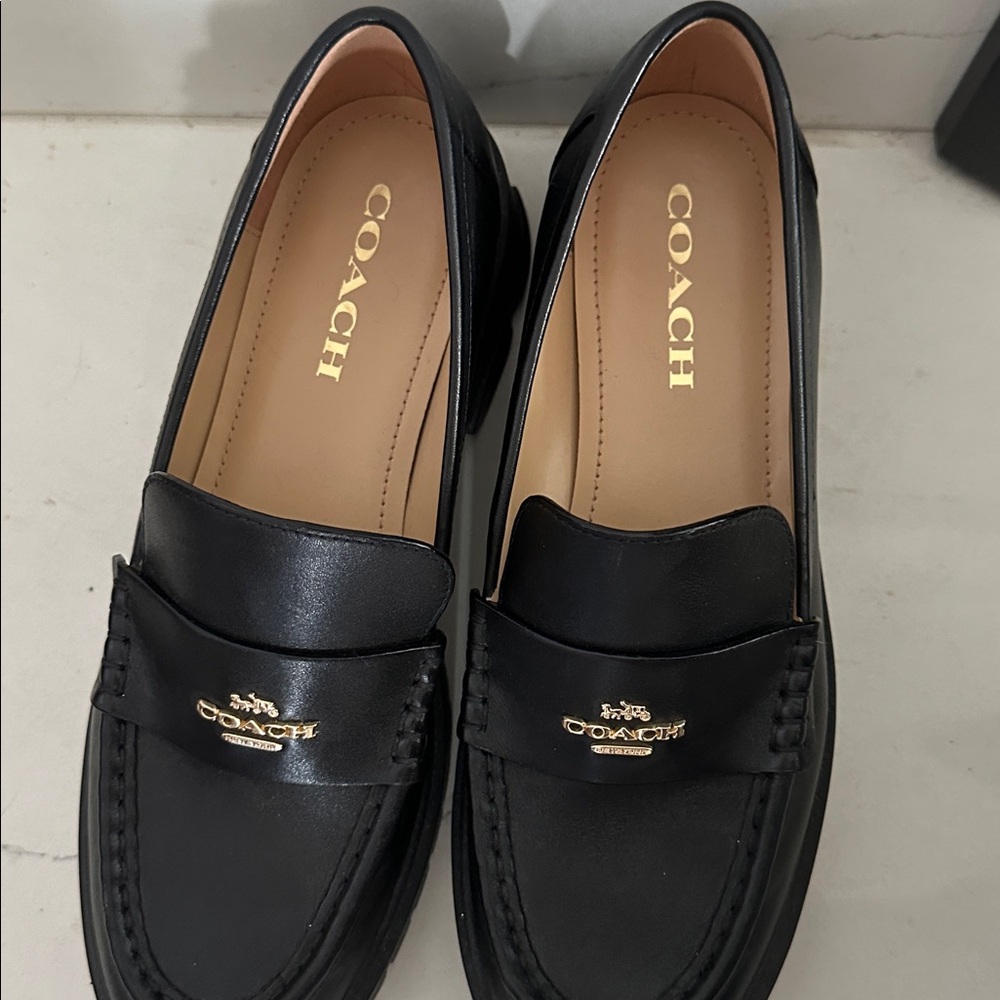 Coach Ruthie Leather Loafer - Black
Size: 8.5 - Picture 2 of 5